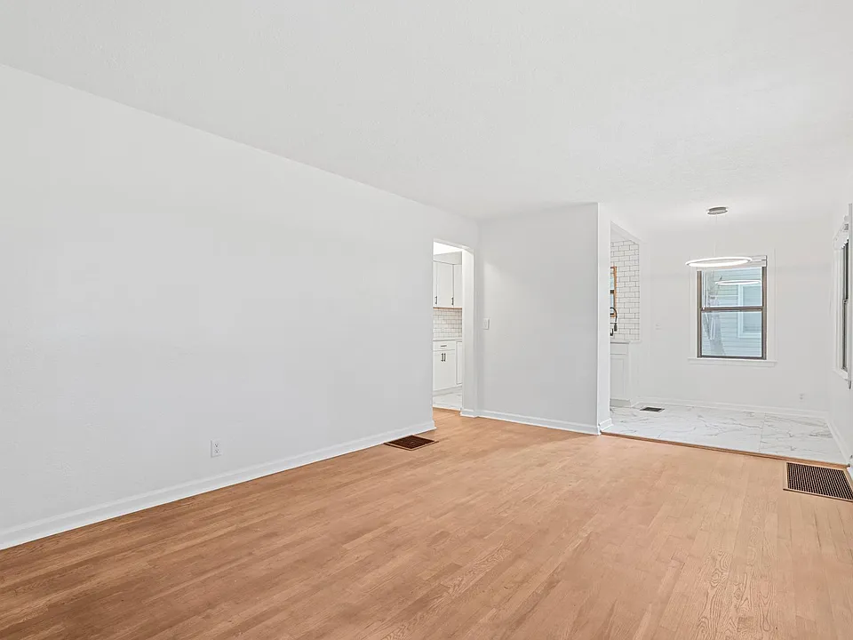 2715 Allegheny Ave