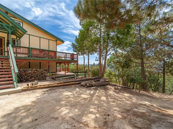 161 Trails End Rd, Big Bear City, CA 92314
