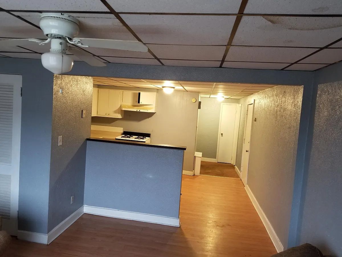 Building Photo - 102 3rd St #4