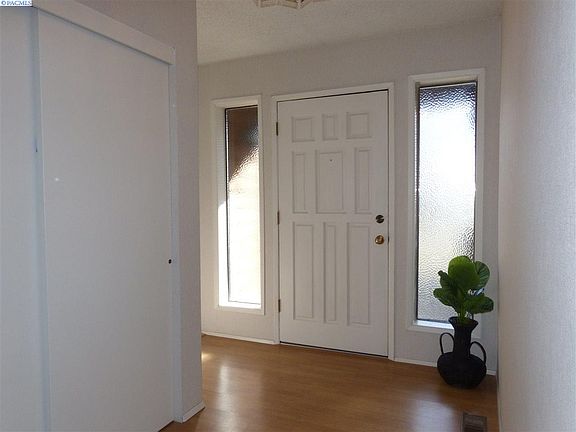 3rd image of 43604 E Shannon Ln