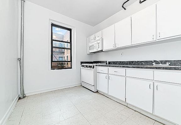 3rd image of 118 Post Ave #4/E