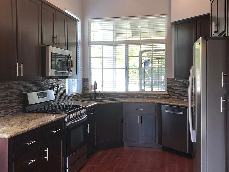 7677 Auburn Ridge Ct — Photo 4
