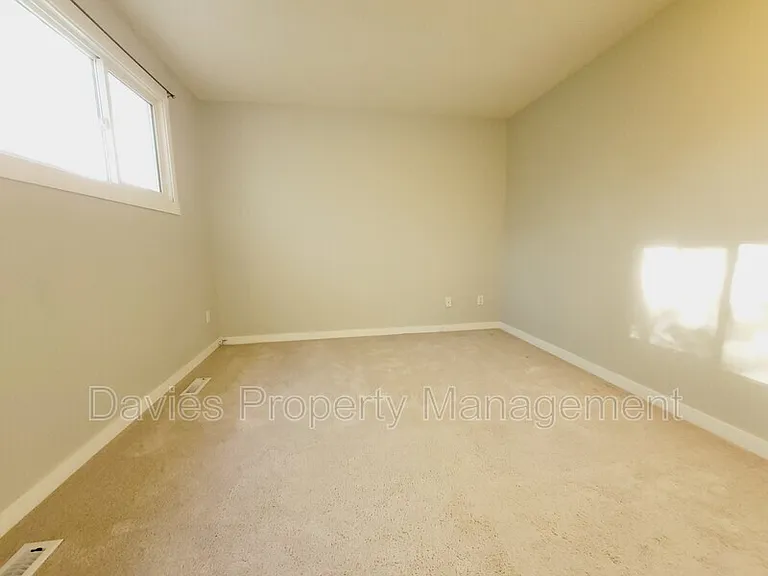 1748 Lakewood Road South NW — Photo 6