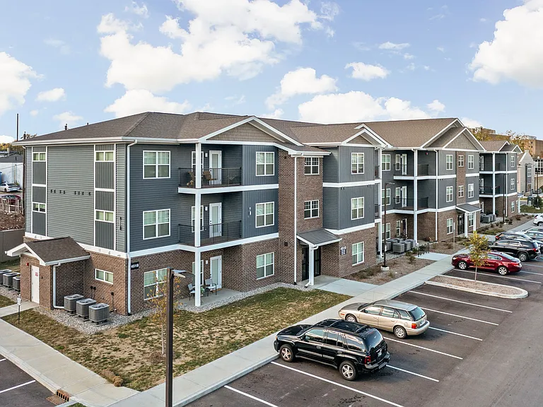 Forty Six Flats — Photo 27