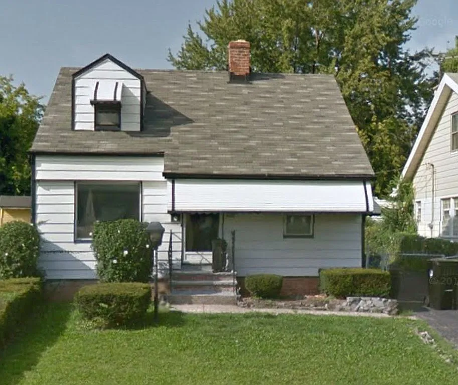 16215 Westview Ave photo 1