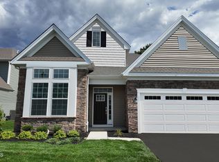 33 Longwood Dr, Monroe Township, NJ 08831