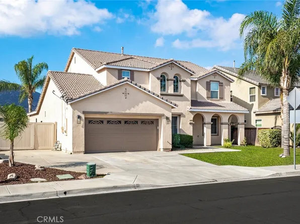 476 Peregrine Ln, San Jacinto, CA 92582