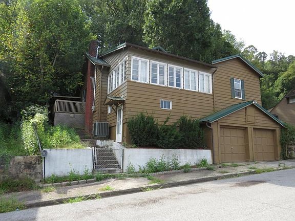 4th image of 132 Templeton St