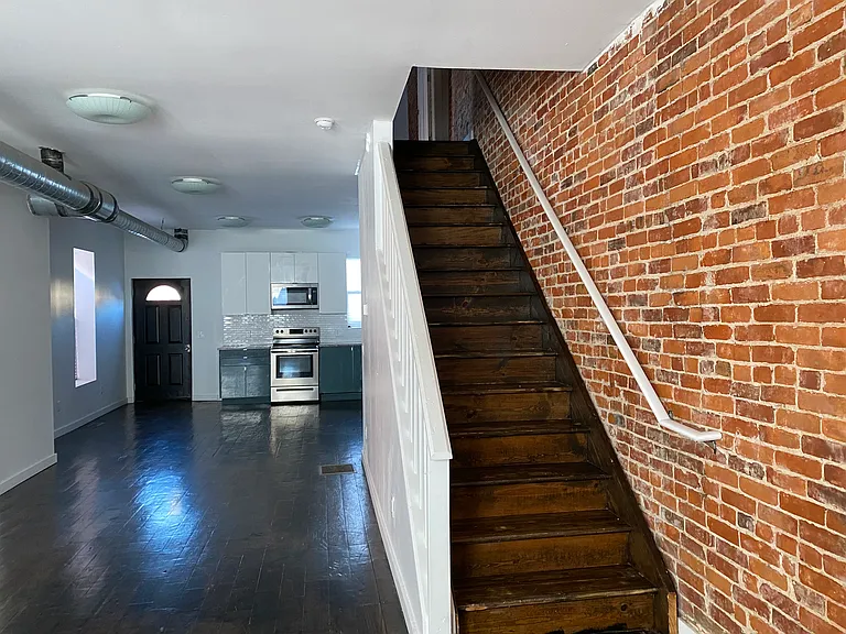 880-894 Oak St #880 — Photo 34