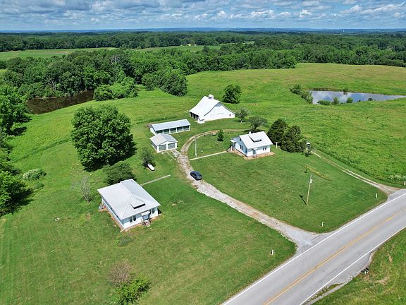 3rd image of 2919 Feather Trail Rd