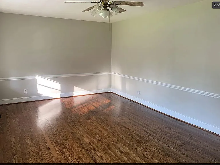 917 Cedarbrook Dr — Photo 2