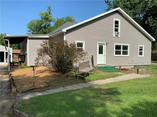 501 S Lincoln St, Yates Center, KS 66783