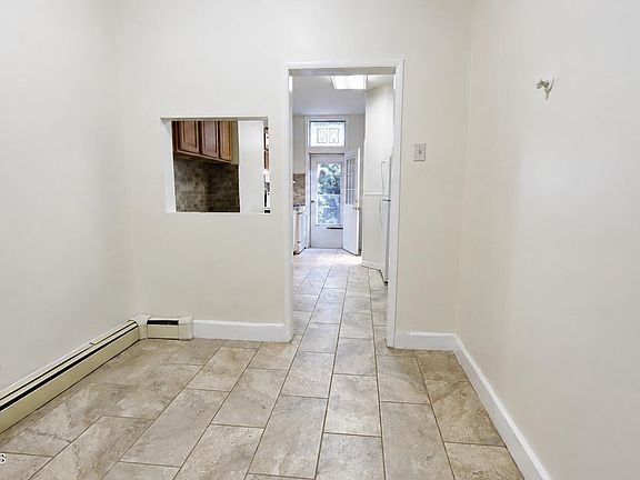 5th image of 107 Ferry St #2