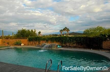 Pebble-tec pool overlooking the city