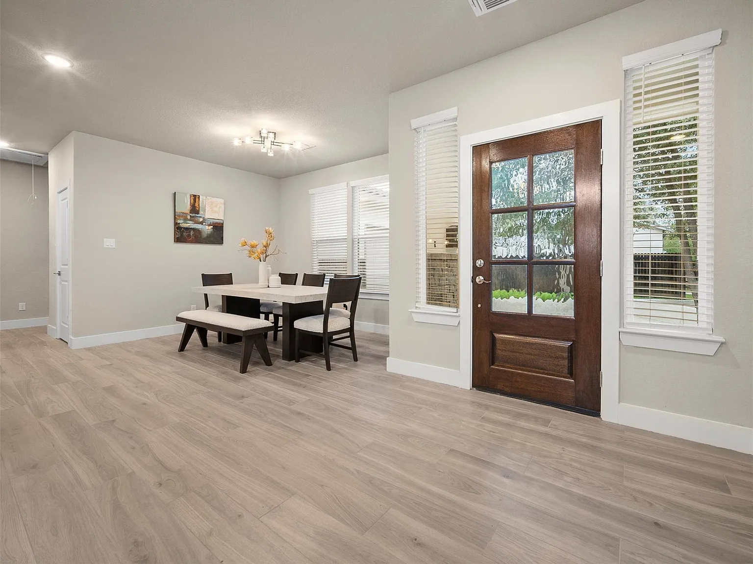 4 bed, 3.0 bath, 1957 sqft, $3,300 — Photo 3