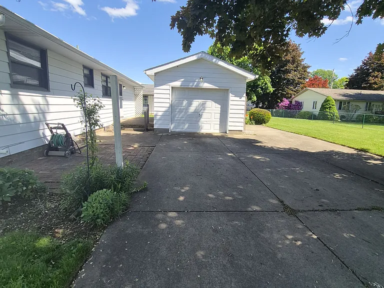 324 Church Ave SE — Photo 30