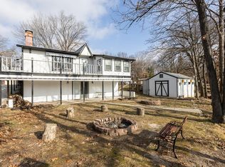 21409 W Lake Dr, Mount Olive, IL 62069