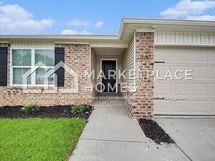 3 bed, 2.0 bath, 1355 sqft, $1,570 — Photo 3