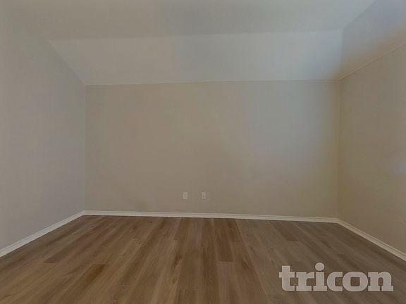 2nd image of 1160 Wentworth Way