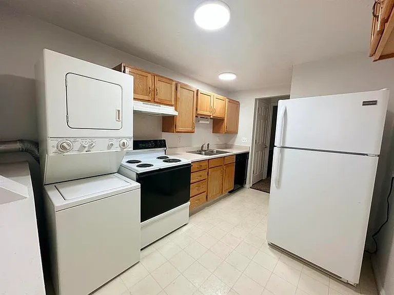 759 W 400 N #B — Photo 4