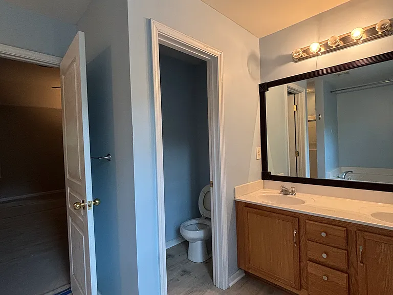 9159 Glenashley Dr — Photo 6