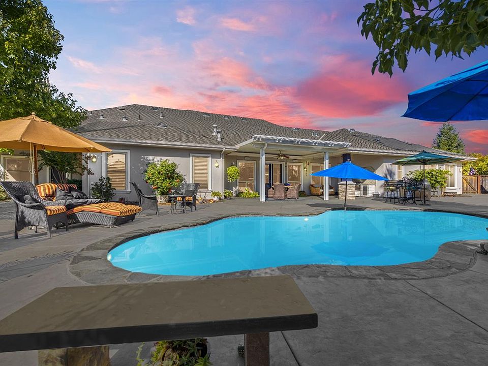 1st image of 8980 Creekstone Cir