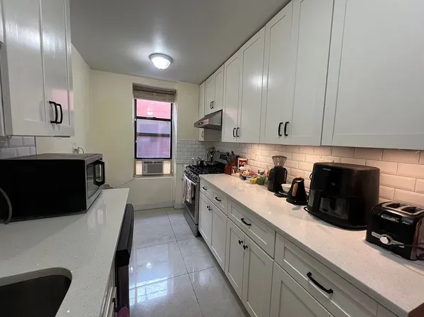 44-15 43 Ave #1F, Sunnyside, NY 11104