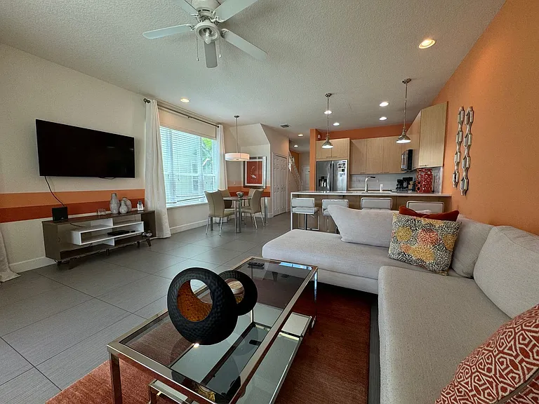 1641 Retreat Cir — Photo 3