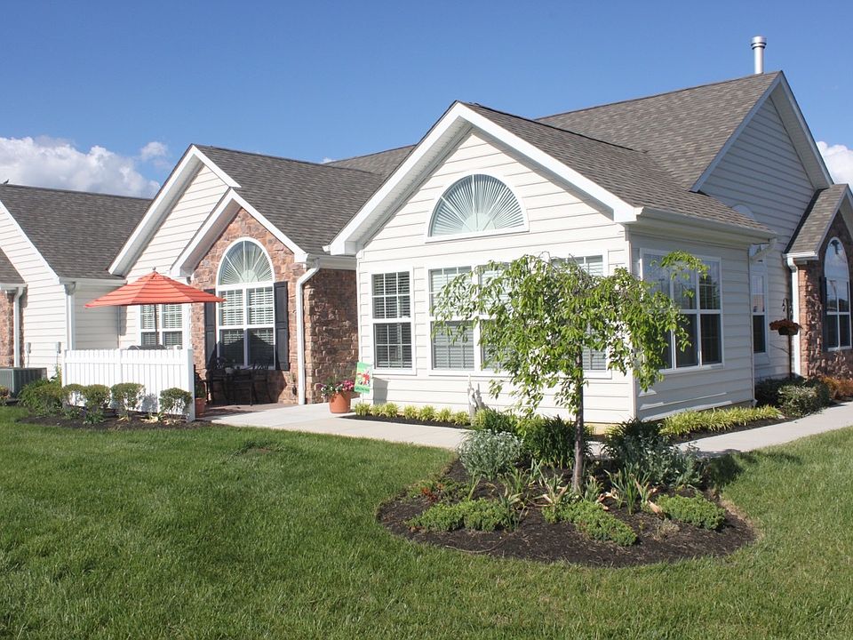 1st image of 150 Revolution Cir