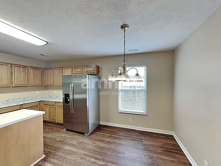 119 Crestwood Ln — Photo 6