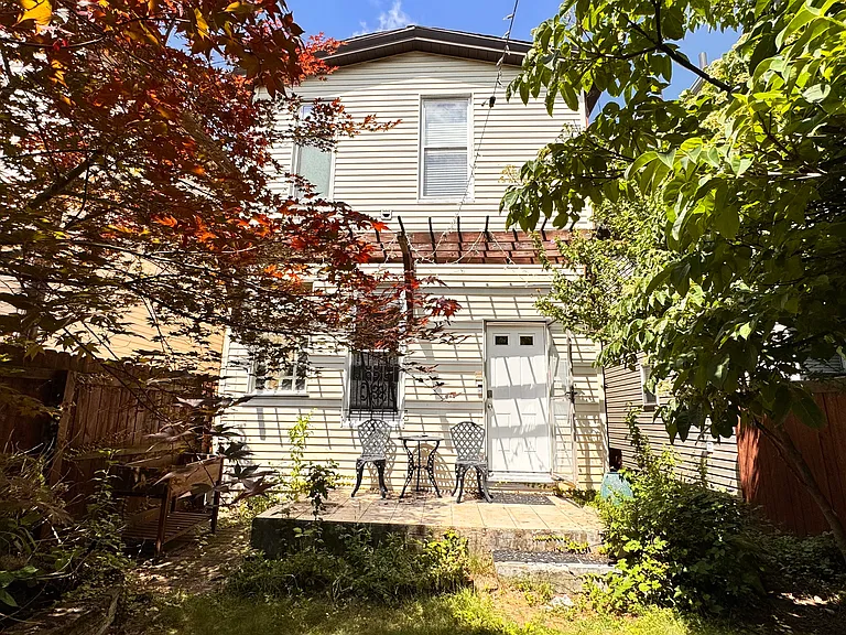 223 Lehigh Ave — Photo 3