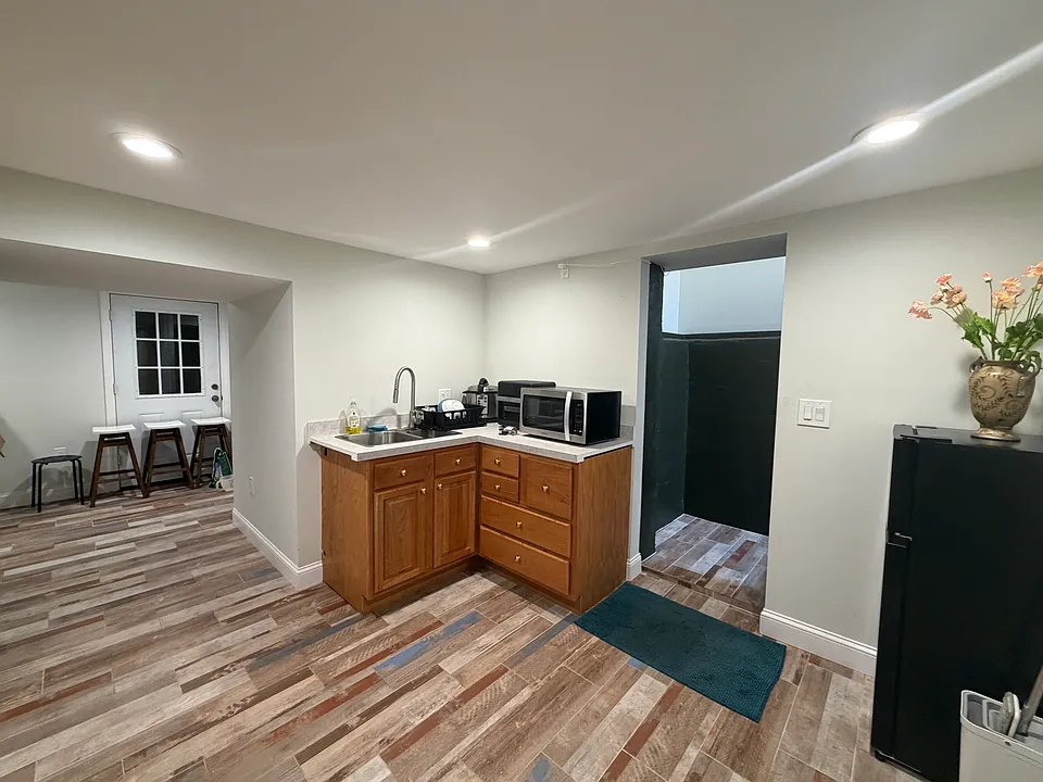 1555 Ocean St #1A