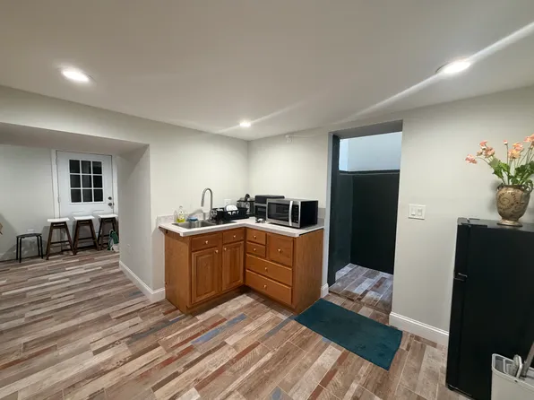 1555 Ocean St #1A, Marshfield, MA 02050