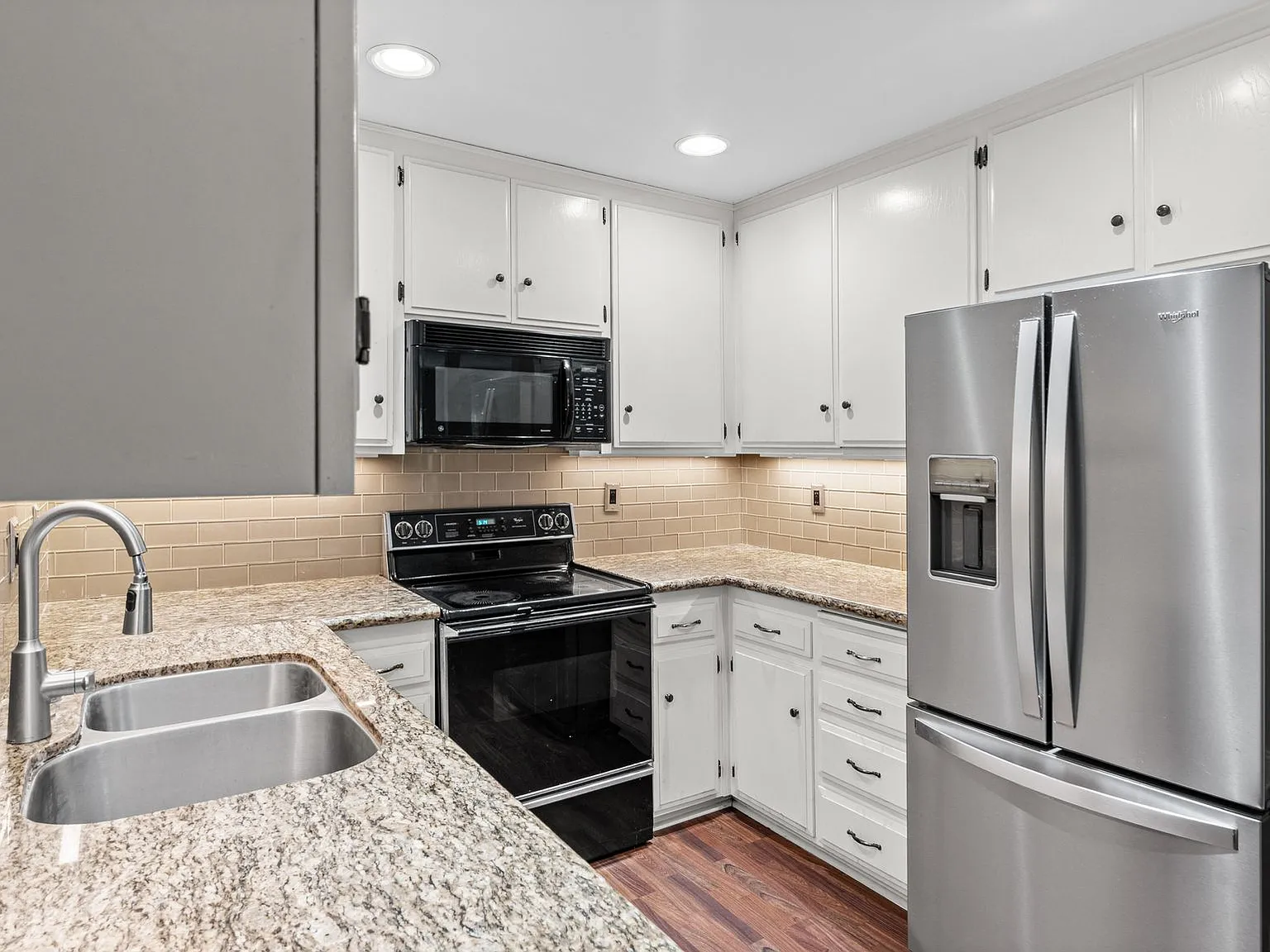 2 bed, 1105 sqft, $3,495 — Photo 1