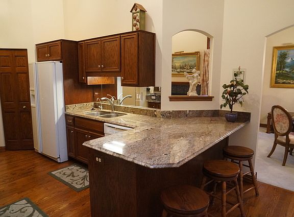 4th image of 10904 Settlers Pond Ct