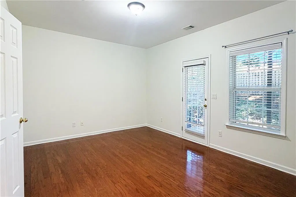 4 bed, 3.5 bath, 1796 sqft, $2,800 — Photo 2