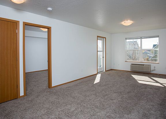 3rd image of 4915 Potter Park Loop #109