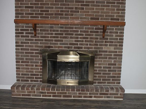 3rd image of 2777 New London Dr