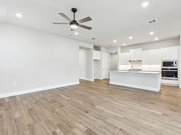 3rd image of 258 Sweeping Sage Ln