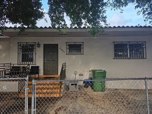 2 bed, $2,500 — Photo 1