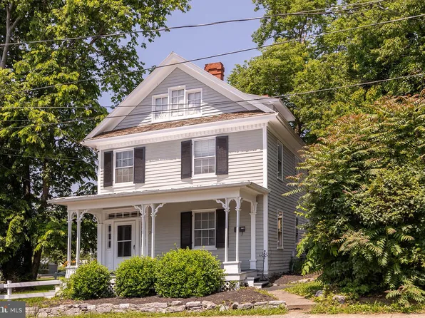 201 Capon St, Strasburg, VA 22657