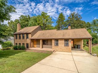 12012 Stuart Ridge Dr, Herndon, VA 20170