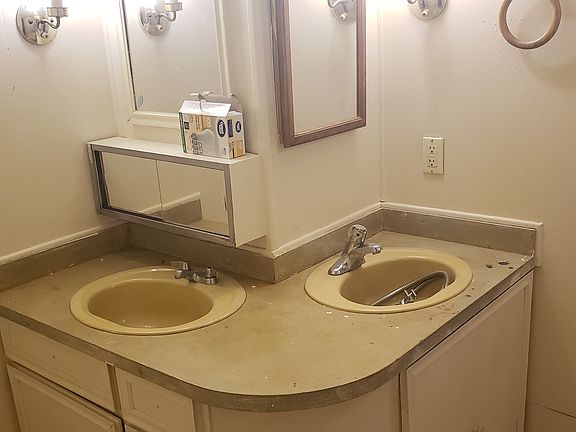 4th image of 4401 37th Ave SE Unit 36