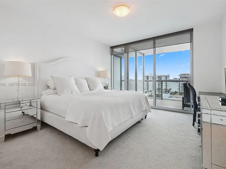 6799 Collins Ave #1106 — Photo 11