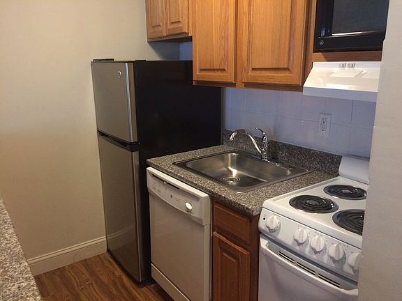 5th image of 4-E-585 Ellsworth St