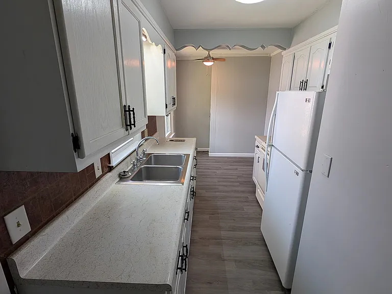 215 Edgewood Ave — Photo 9
