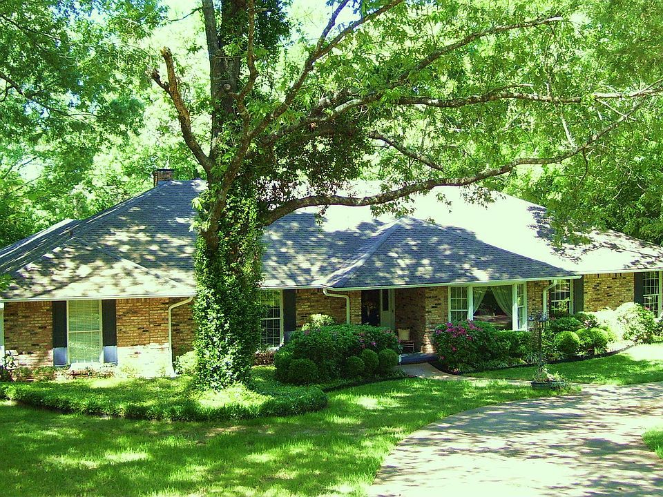FRONT VIEW OF HOME