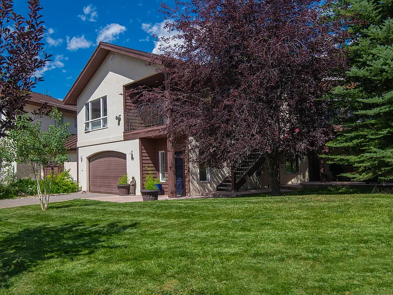 120 Hereford Rd #E — Photo 34