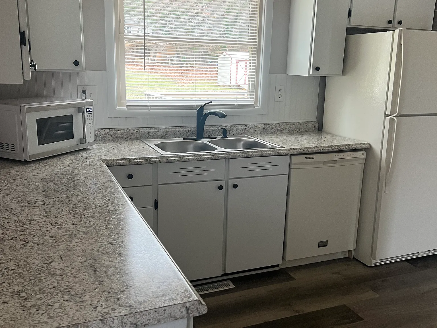 3 bed, 1676 sqft, $1,995 — Photo 3