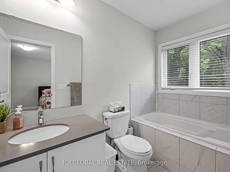 585 Colborne St #1303 — Photo 29